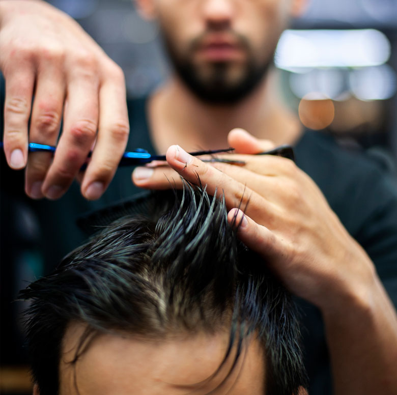 Proceso de aplicación de tinte en cabello largo